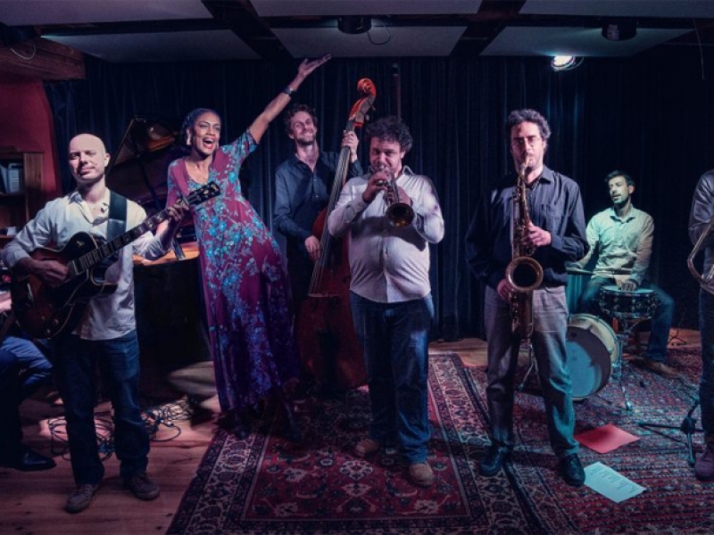 celia-kameni-et-septet-photo-parfaite-e1554179048190 celia-kameni-et-septet-photo-parfaite-e1554179048190
